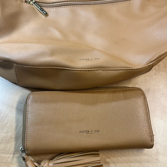Olivia + Joy tan tassle shoulder bag purse with matching wallet - Picture 2 of 14
